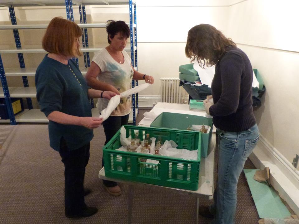 Packing bottles